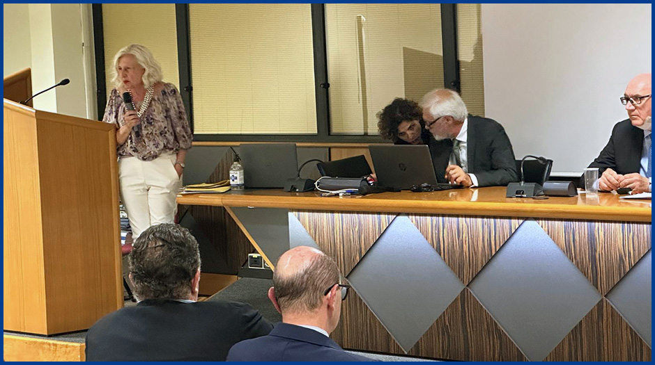 La dottoressa M G Giannantonio presidente federfarma Latina all' Assemblea dei soci FARLA